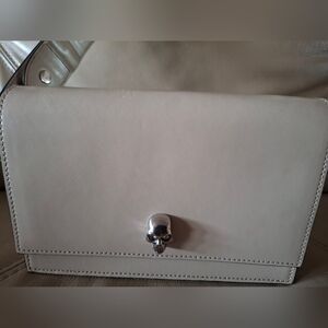 Alexander McQueenAlexander McQueen small Skull shoulder bag